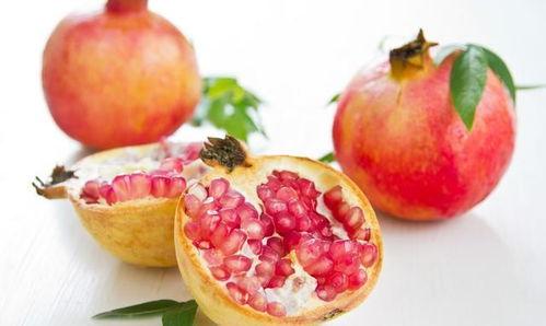 石榴夫妻网红吃瓜图片,趣味横生瞬间捕捉 第2张 石榴夫妻网红吃瓜图片,趣味横生瞬间捕捉 第2张